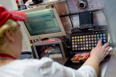 Почему нельзя платить на кассе магазина по QR-коду Александр Ратников, ИА PrimaMedia