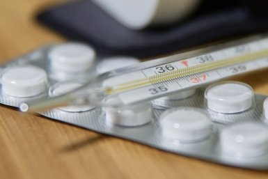 Разбился ртутный градусник: не паникуем — что нужно сделать в первую очередь